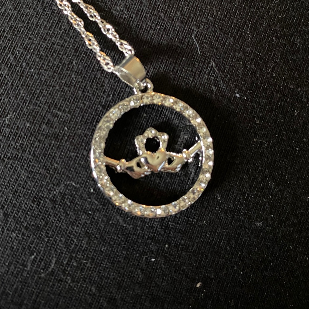 NWT Claddagh necklace